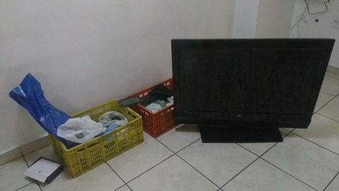 Ladrões furtam R$ 12 mil e eletroeletrônicos de casa em Sorocaba
