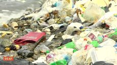 Plástico destrói paraíso ambiental no Sri Lanka