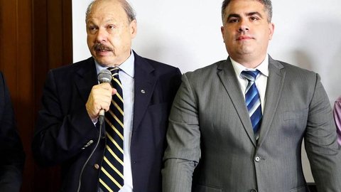 Empresário de jogadores ofereceu dinheiro para sócio do Santos votar pelo impeachment de Peres