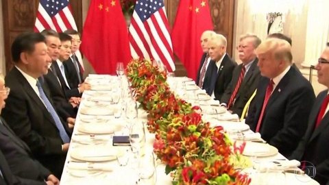 Trump anuncia que China aceita cortar tarifas de carros dos EUA
