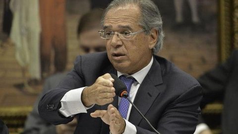 Guedes quer encerrar programas sociais para bancar Renda Brasil; entenda ‘troca’