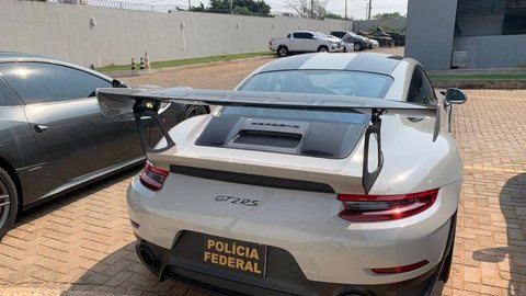 PF apura suposto esquema de contrabando de veículos de luxo no Paraná