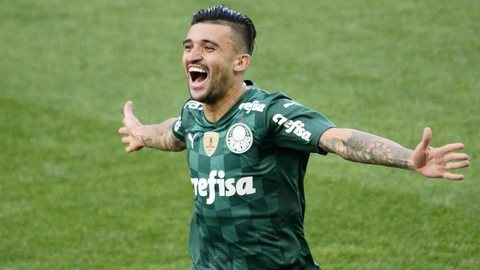 Palmeiras negocia a saída de Victor Luis para o Ceará; lateral não deve mais voltar