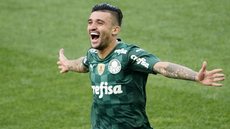 Palmeiras negocia a saída de Victor Luis para o Ceará; lateral não deve mais voltar