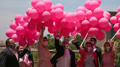 Campanha Outubro Rosa incentiva detecção precoce do câncer de mama