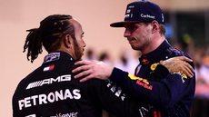 Verstappen comenta protesto da Mercedes e torce por mais disputas com Hamilton