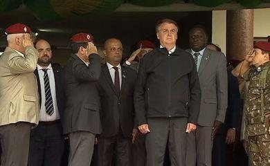 Presidente diz que Brasil e o mundo não aguentam um novo lockdown