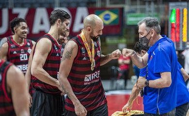 Flamengo passeia no Carioca de basquete antes de final da Champions