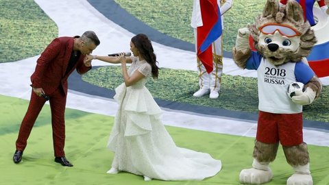 Abertura da Copa tem Ronaldo e dueto de Robbie Williams e soprano russa