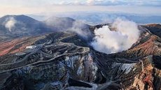 Monte Aso, no Japão, entra em erupção