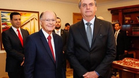 Bolsonaro autoriza emissoras de TV a recriarem sorteios e concursos
