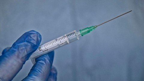 Governo anuncia compra de 14 milhões de doses da vacina Pfizer até junho