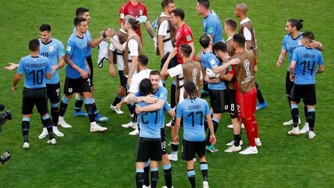 Uruguai para a Rússia, fecha primeira fase com 100% e fica com a primeira posição no grupo A