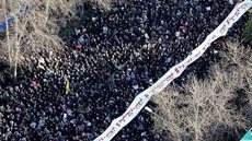 35 pessoas morrem pisoteadas em funeral de general iraniano, diz mídia estatal