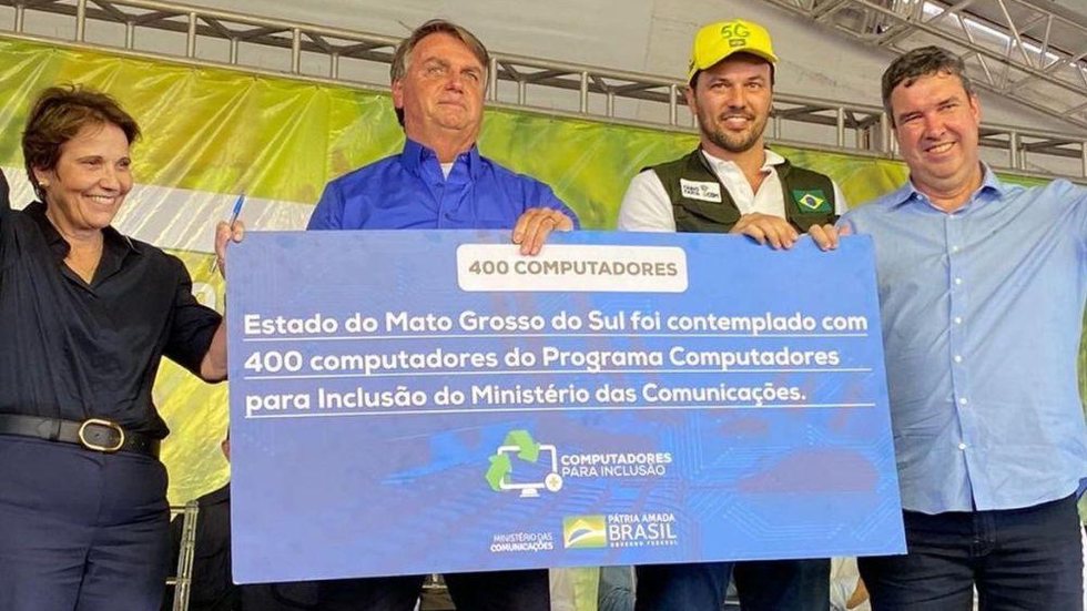 Presidente entrega títulos de propriedade rural em Mato Grosso do Sul