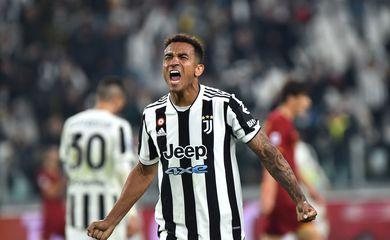 Danilo, da Juventus, é afastado por dois meses devido a lesão na coxa