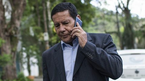 Mourão quer comandar ‘centro de governo’ e defende que Bolsonaro edite decreto para criar o órgão