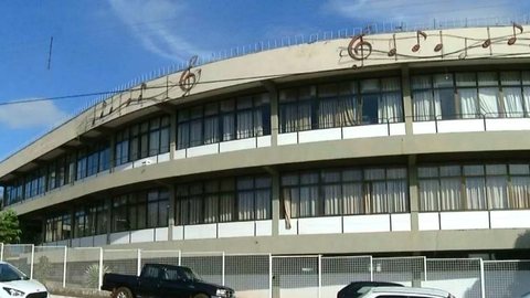 Prefeitura de Ourinhos cancela contrato e 600 alunos podem ficar sem aula de música