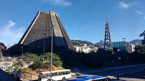 Missas presenciais são retomadas em igrejas do Rio de Janeiro
