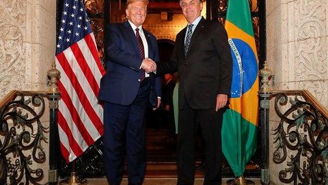 Trump exalta “amizade forte” com Bolsonaro, mas desconversa sobre novas tarifas