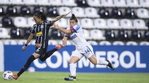 Corinthians goleia Nacional e vai à final da Libertadores; clube diz que Adriana foi vítima de injúria racial