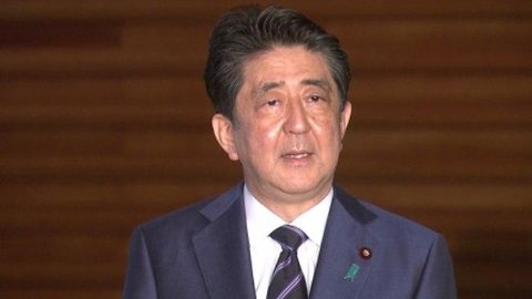 Primeiro-ministro do Japão renuncia por motivos de saúde após oito anos no cargo