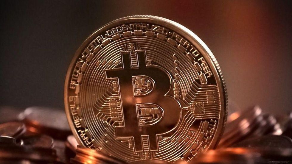 Bitcoin cai mais de 10% e registra perda de US$ 25 mil nas negociações