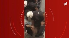 Vídeo mostra policiais militares agredindo torcedores do Corinthians em estádio antes de jogo começar