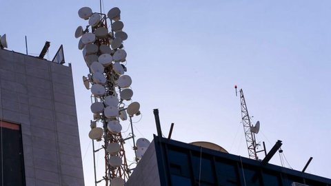 SP: prefeitura faz acordo para instalar antena de celular na periferia