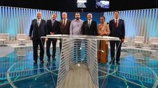 Presidenciáveis discutem ideias e propostas no último debate do 1º turno e atacam Bolsonaro