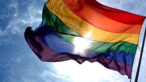 ONU pede que países protejam pessoas LGBT+ durante pandemia