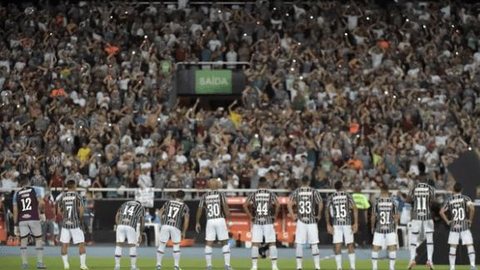 Análise: “dopado” pela torcida, Fluminense tira invencibilidade do Olimpia e põe pé na fase de grupos