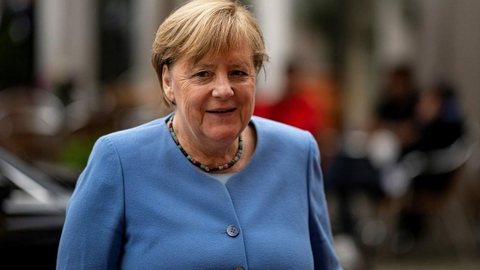 Angela Merkel pede esforço nacional para acabar com nova onda de Covid-19 na Alemanha