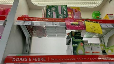 Farmácias da cidade de SP relatam falta de medicamentos para gripe
