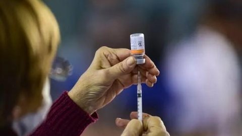 Imagem Cidade de SP aplica 4ª dose da vacina contra Covid em adultos acima de 40 anos a partir desta segunda