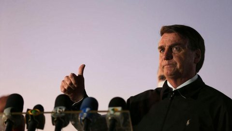 Bolsonaro anuncia veto à proibição de festa em condomínio por síndico