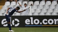 Em jejum de gols no Santos, Rodrygo reencontra Vitória, principal vítima no Brasileirão