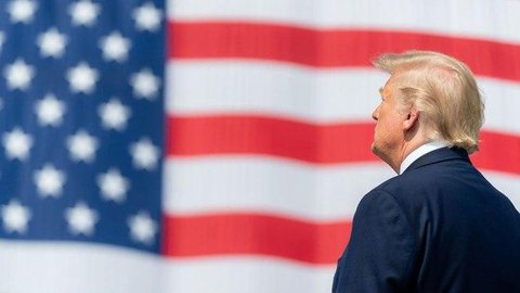 Trump sugere adiar eleições nos EUA