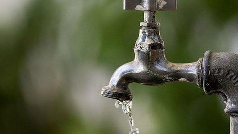 Coronavírus faz cidade dos EUA religar água de moradores que não pagaram contas