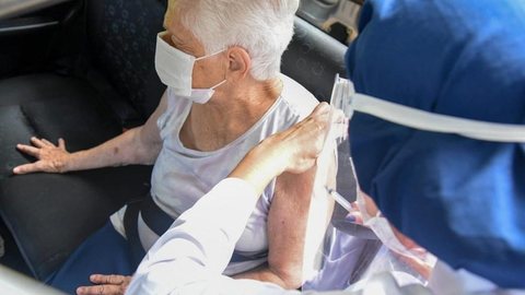 SP começa nesta quarta-feira a vacinação de idosos entre 77 e 79 anos contra a Covid-19