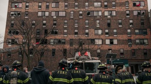 Incêndio em Nova York deixa 19 mortos, nove deles crianças