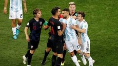 Caballero vacila, Messi some, Croácia humilha Argentina em Nizhny