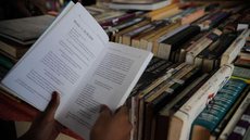 Universidade dá curso de alfabetização gratuito no DF e em 4 estados