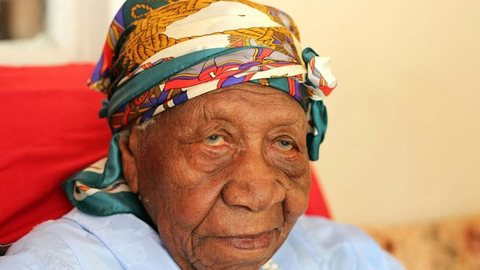 Violet Brown, pessoa mais velha do mundo, morre aos 117 anos