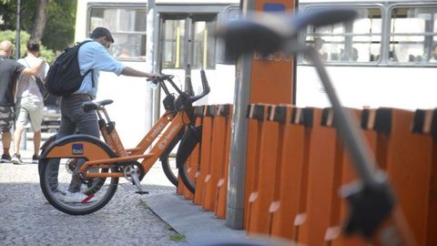 Uso de bicicletas compartilhadas cresce no RJ e SP neste ano
