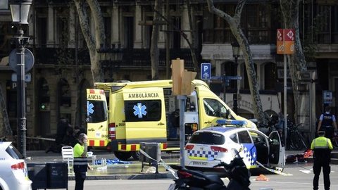 ‘Clima está pesado’, diz brasileiro que trabalha em hostel em Barcelona após atentado