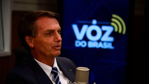 Presidente Bolsonaro fala sobre Auxílio Brasil e prioridades para 2022