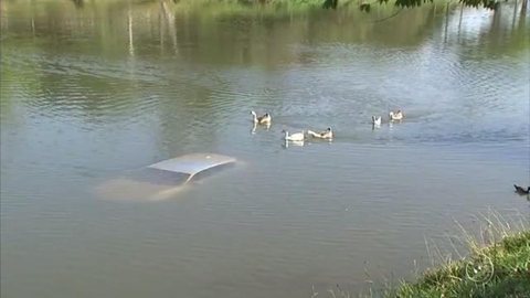 Dona de carro de luxo que ‘surgiu’ dentro de lago presta depoimento à polícia em Jundiaí