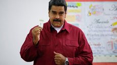 Urnas são abertas na Venezuela para eleição presidencial