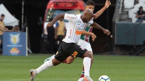 Na Arena Corinthians, Alvinegro é superado pelo Fluminense no último jogo da temporada